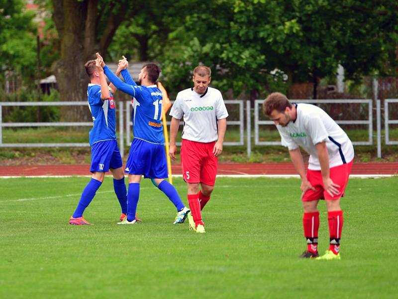 Krajská fotbalová I. A třída: Týniště nad Orlicí - Nový Hradec Králové.