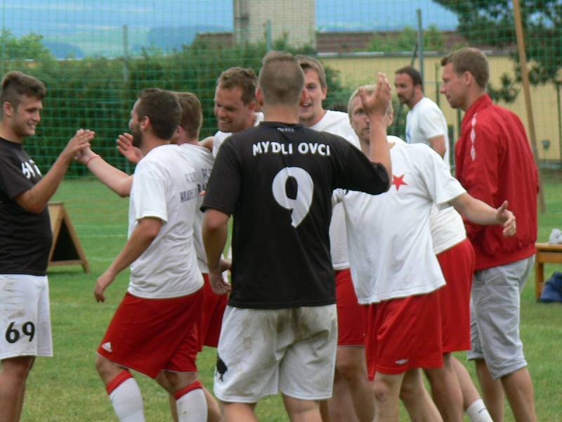 Voděrady hostily 22. ročník turnaje v malé kopané Vršovan Cup 2016.