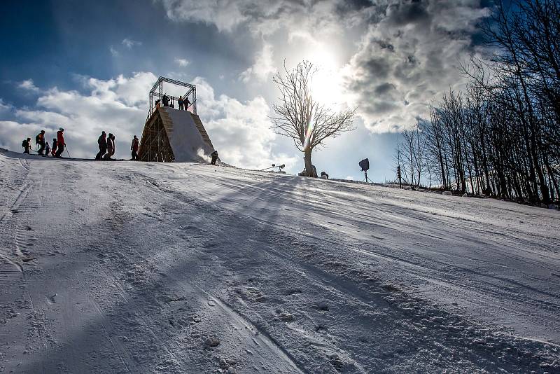 Deštné v Orlických horách ožilo závody FIS světového poháru v Big air - Soldiers 2020.