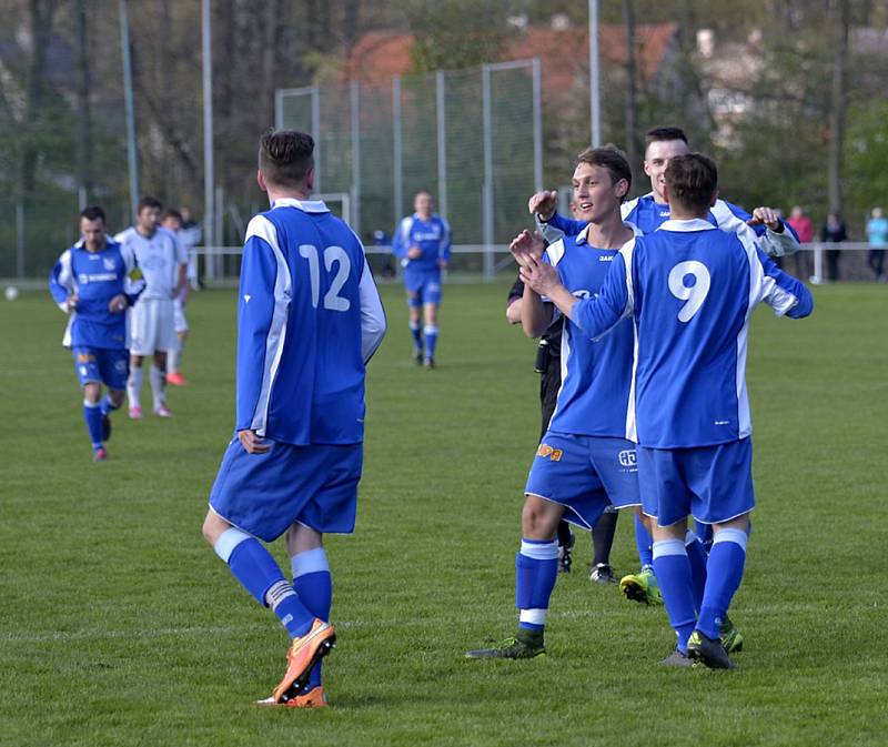 Fotbalové utkání Týniště – Nový Bydžov. 