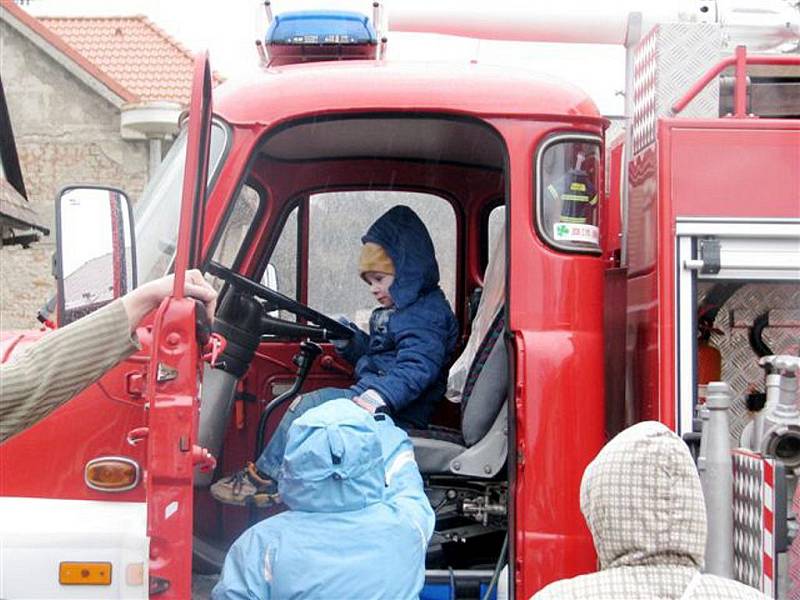 Loučení se zimou: Morénu odnesla řeka Bělá