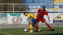 Fotbalisté Starého Města (žluté dresy) doma zvítězili nad Uherským Ostrohem přesvědčivě 7:2.