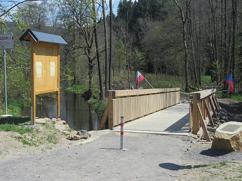 Hraniční most pro pěší a cyklisty v Neratově. Foto: Deník/Jana Kotalová