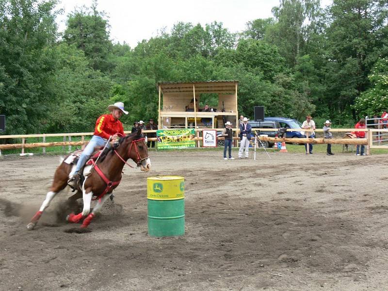 Westernové závody Adrenalina Cup v Rokytnici v Orlických horách. 