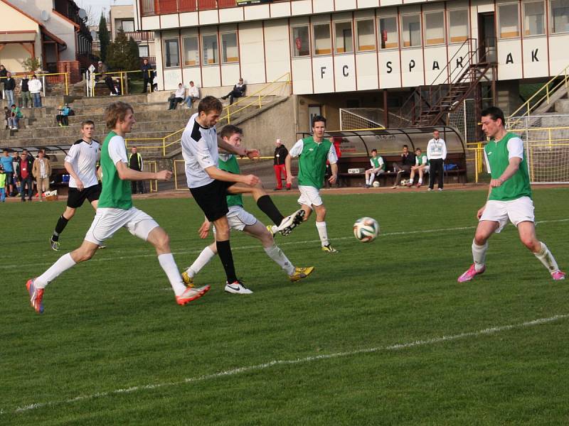 Rychnovští fotbalisté v duelu s třetím Jičínem tahali za kratší konec a dvakrát inkasovali  