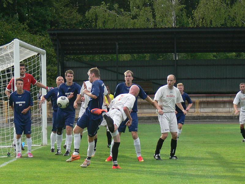 Z fotbalového zápasu Dobruška – Červený Kostelec