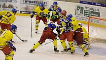 V tradičním sousedském hokejovém duelu Opočno – Semechnice byli šťastnější Baroni .