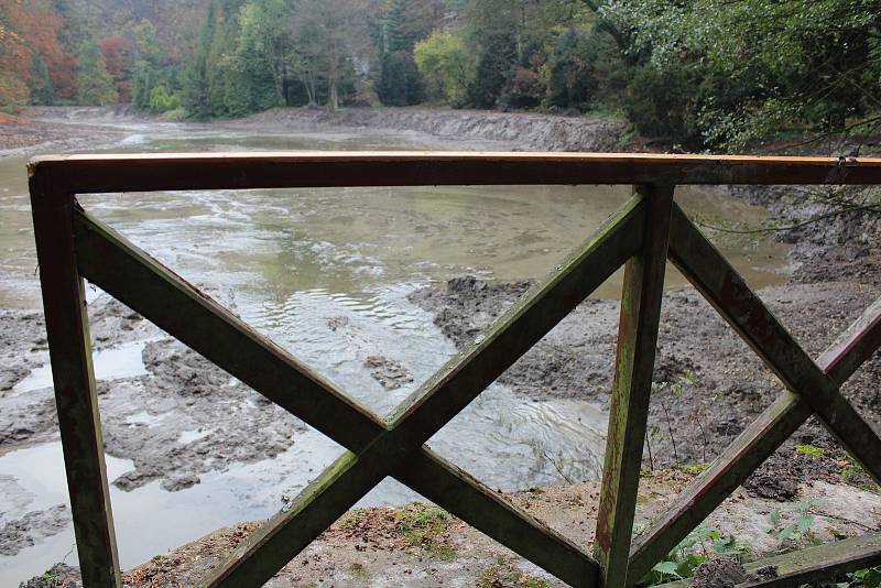 Zámecký rybník v Opočně projdou před napuštěním archeologové.