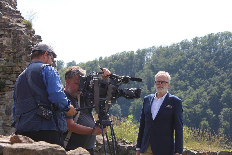 Z natáčení třetí série na hradě Potštejn.