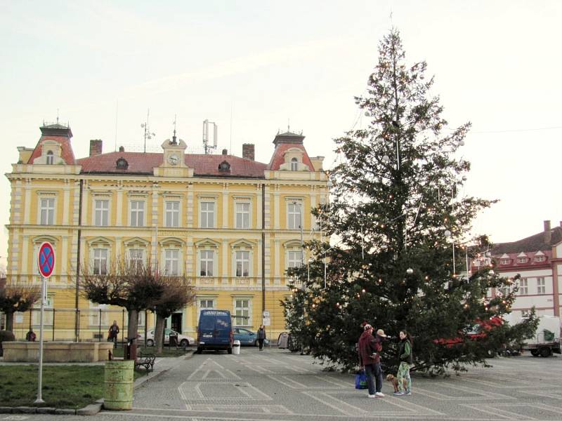 Opočno - budova městského úřadu na Kupkově náměstí.