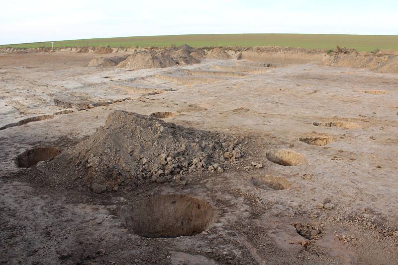 Z trasy budoucího obchvatu Doudleb, archeologové tu zažívali hotové žně, šlo o výjimečnou lokalitu, zasídlenou několika kulturami z různých časových období.