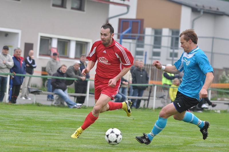 Magnet kola krajské I. B třídy, jímž bylo okresní derby v Deštném, vyhráli hosté z Častolovic.