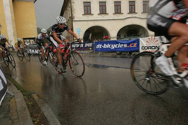 Dva závody Českého poháru v silniční cyklistice v Rokytnici v Orlických horách. 