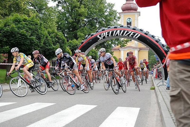 Dva závody Českého poháru v silniční cyklistice v Rokytnici v Orlických horách. 