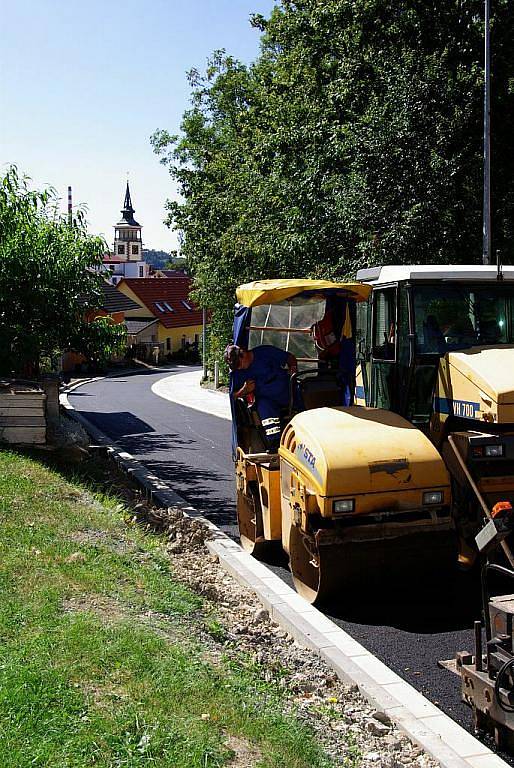 Dvě dobrušské ulice se dočkaly zásadní opravy.