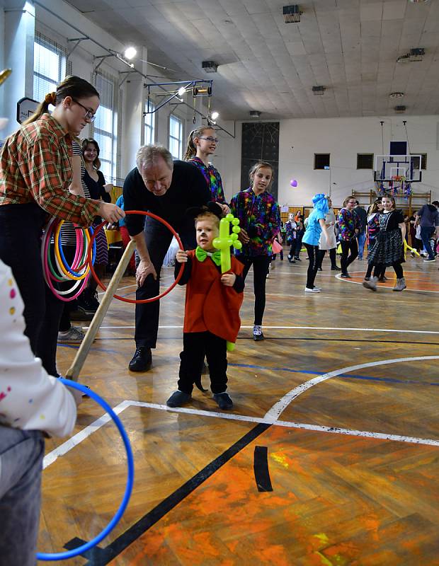 Dětský maškarní karneval v Týništi nad Orlicí.