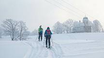 Skialpinisté v Krkonoších a Orlických horách.