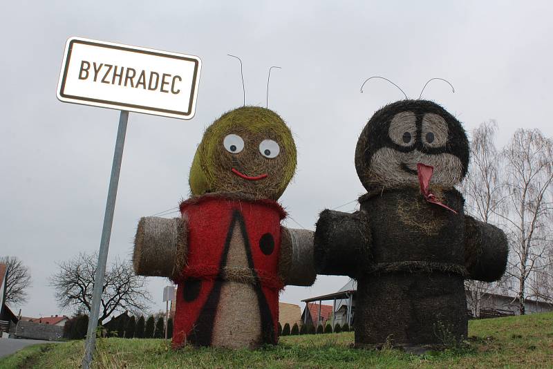 V Byzhradci se zrodil obří Ferda Mravenec s Beruškou.