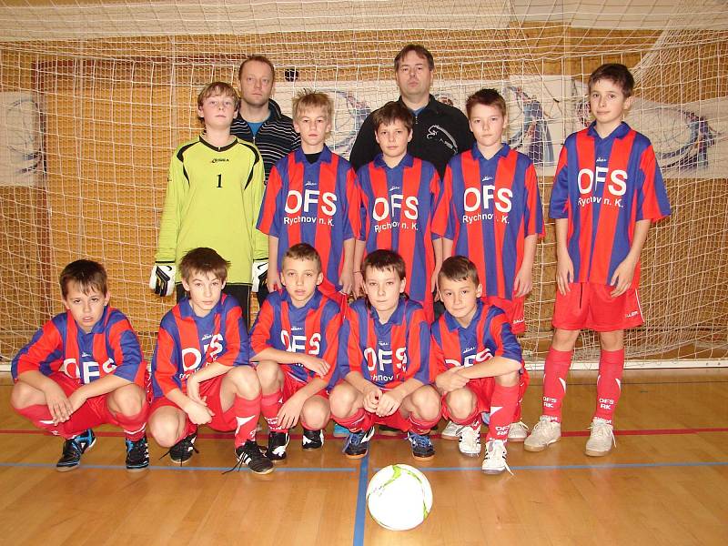 KATEGORIE U-12 (roč. nar. 2001 a ml.). Trenéři V. Brůžek a M. Rücker zápasili  s minimální chutí hráčů reprezentovat a zúčastňovat se akcí. 