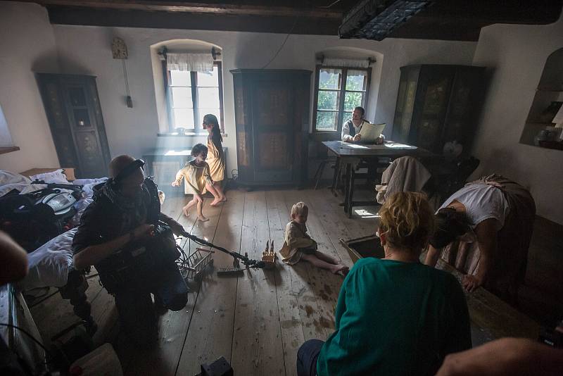 Natáčení filmu Francek - hraného dokumentu o životě malíře Františka Kupky.