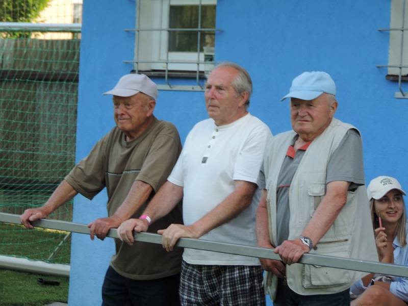 Týniště nad Orlicí (v modrém) - Nové Město nad Metují 4:0.