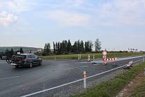 Na obchvat budou řidiči najíždět nad Broumarem. Foto: Deník/Jana Kotalová