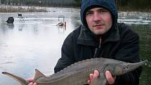 Rybář tělem i duší, aneb Silvestr na rybách - soutěžní foto zaslal Jiří Hlaváček, Týniště nad Orlicí.