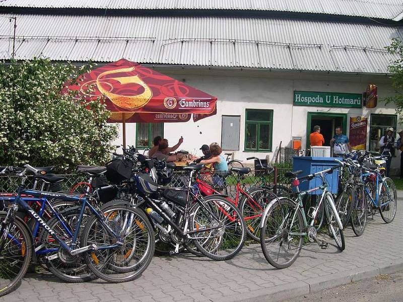 V HOSPODĚ U HOTMARŮ v Doudlebách nad Orlicí byla jedna ze zastávek cyklistického výletu Šumné Orlice v loňském roce. 