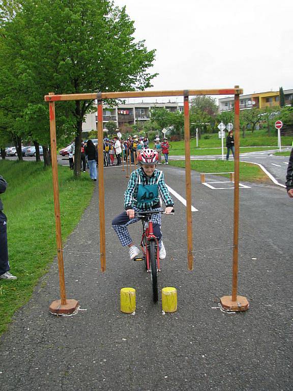 Oblastní kolo soutěže mladých cyklistů na rychnovském dopravním hřišti.