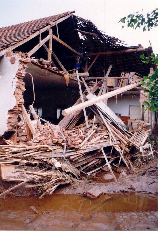 Ničivá povodeň na Rychnovsku v roce 1998.