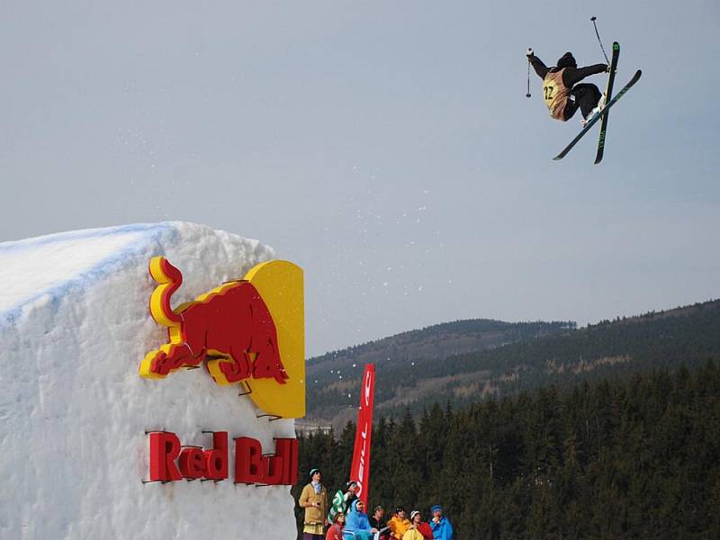  Gravity Park přivítal špičkové závodníky ve freeskiingu. Adrenalinová akce „O´Neill Soldiers“ nabídla skvělou podívanou