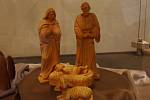 Pohyblivý betlém v poličském muzeu je téměř atrakcí. Ukazuje práci řemeslníků. Na vernisáži představily děti ze zušky vánoční hru Terezie Andrlíkové o narození Ježíška. 