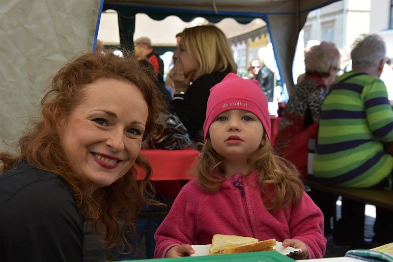 Gastrofestival v Litomyšli přilákal tisíce lidí nejen na českou klasiku, ale i na brouky a žabí stehýnka.