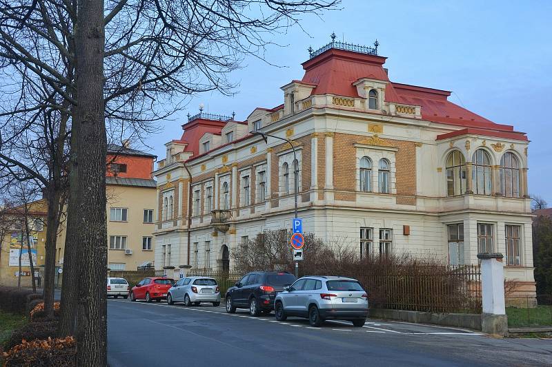 Město Litomyšl prodává vilu Klára, která je od roku 2018 prázdná.