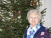 Andělka Ambrůzová žije na faře v Radiměři více jak šedesát let. Vzdala se své lásky, aby mohla pomáhat kněžím. Laskavou dámu mají lidé rádi. Má mezi nimi spoustu přátel. 