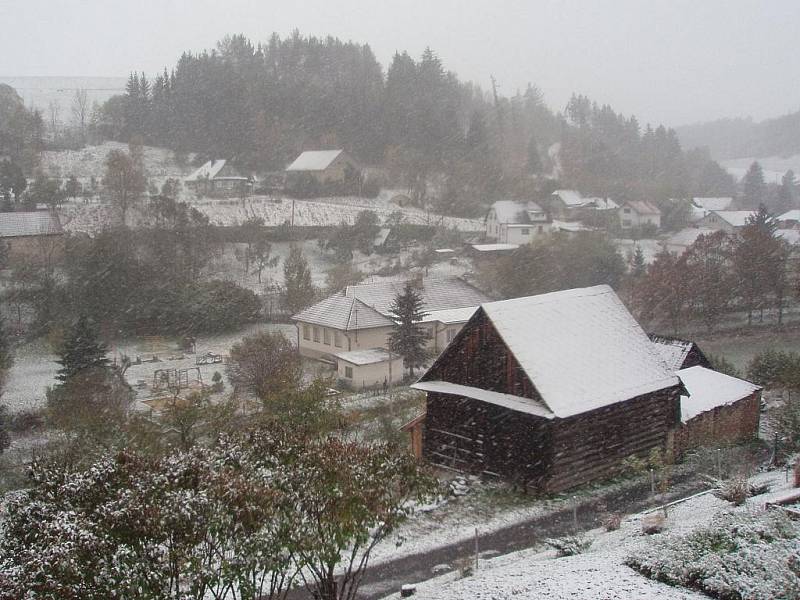 Sníh v Bělé nad Svitavou.