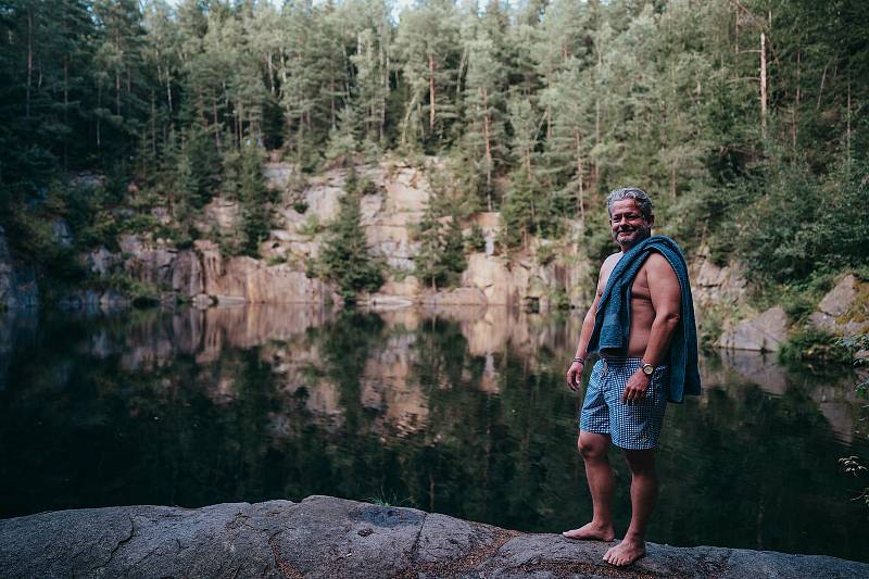 Aleš Háma projel Pardubický kraj a natočil v regionu svůj pořád V karavanu po Česku. Foto: Pavel Šíma (Česká televize)