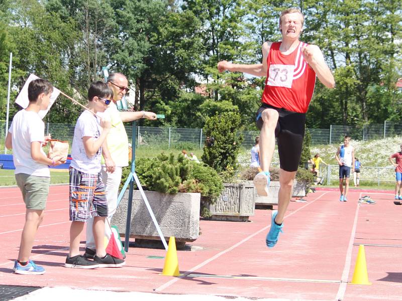 Na litomyšlském stadionu byly k vidění kvalitní výkony.