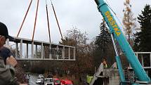 Stavba nového nadchodu přes silnici I/35 v Litomyšli.