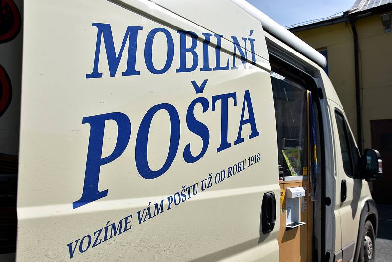 Mobilní pošta jezdí ve svitavském okrese do 22 menších obcí.