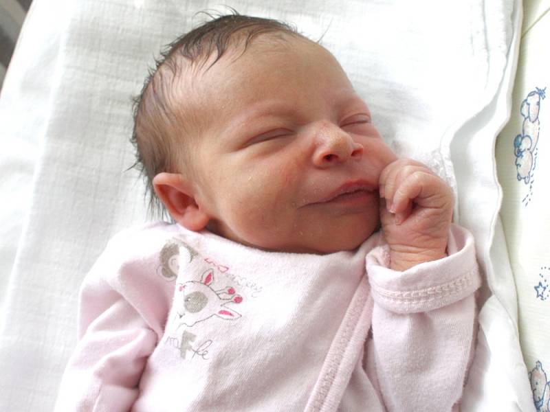KLÁRA VAŠÁKOVÁ. Narodila se 10. srpna v 11.54 hodin. Vážila 2,8 kilogramu a měřila 48 centimetrů. S rodiči Pavlou a Marcelem bydlí ve Vendolí.