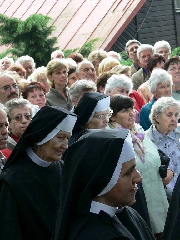 Návštěva biskupa Dominika Duky v Koclířově.