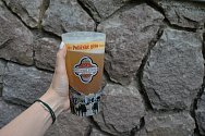 Nadšení milovníci piva se vypravili do tajemných sklepních prostor pivovaru Polička, aby se zúčastnili Dne otevřených sklepů Měšťanského pivovaru. Místní sklepy skrývají nejen pivo, ale také stoletou historii a pivovarskou tradici.