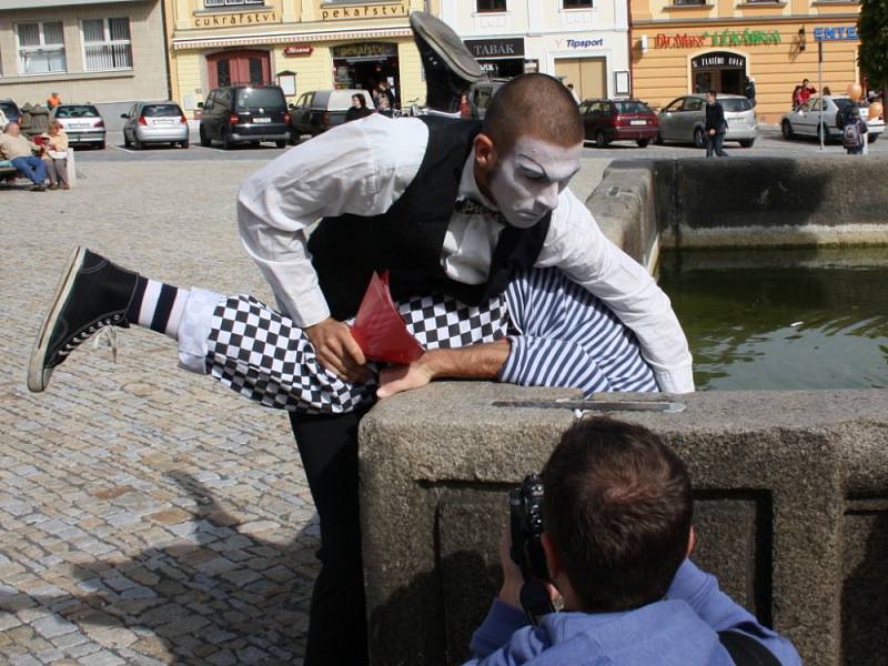 Na mezinárodní festival pantomimy přijeli do Poličky mimové z různých koutů Evropy.