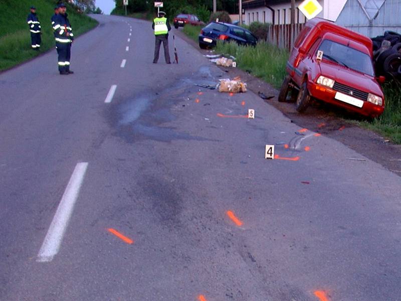 Nehoda na silnici č. 359 ve směru od Litomyšle na Osík.