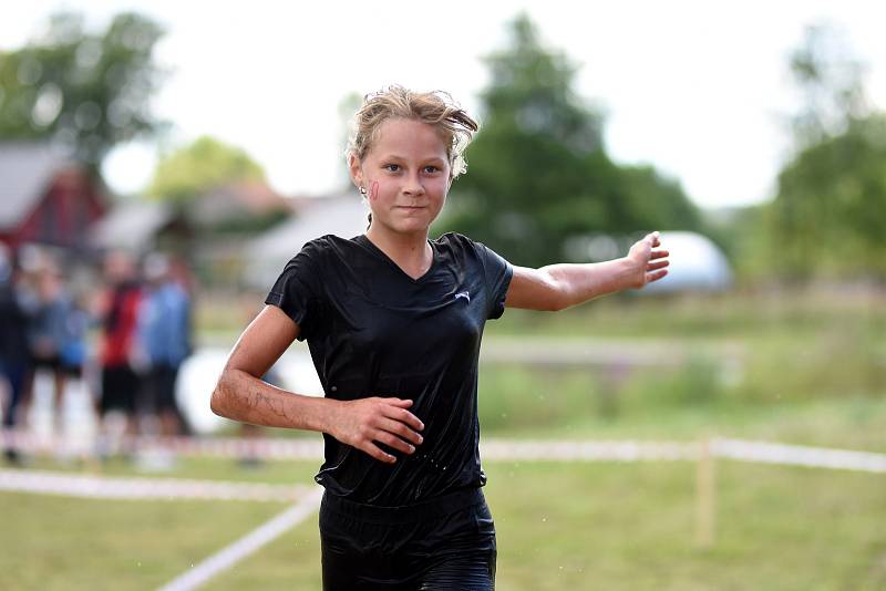 Extrémní závod Ares Race v Hradci nad Svitavou přilákal stovky dětských i dospělých závodníků.