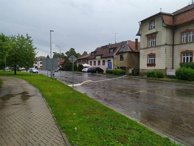 Během chvíle se v Litomyšli ocitlo několik ulic, náměstí a křižovatky i dětské hřiště u řeky Loučné.