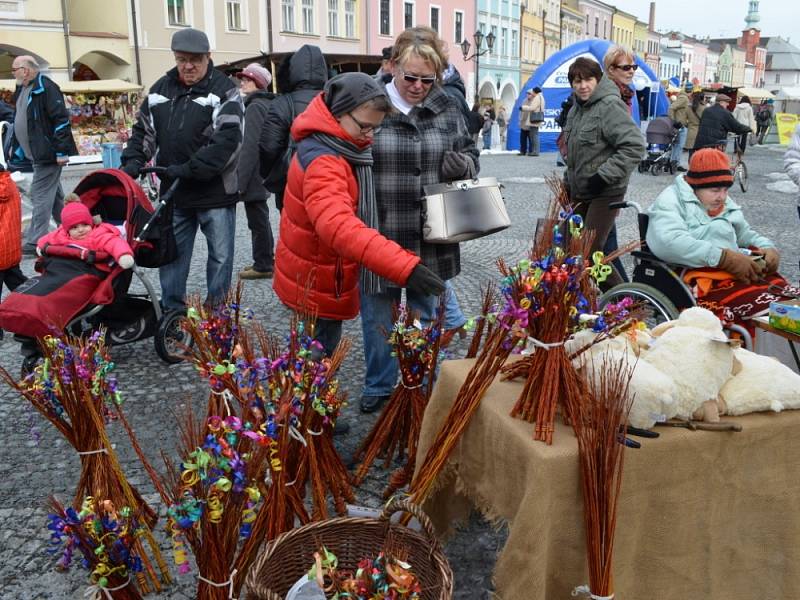 SVITAVSKÉ VELIKONOCE vypukly tradičně už ve středu. Děti se v dílničkách seznamovaly s lidovými zvyky.  Na náměstí nechyběl jarmark a zookoutek s ovečkami.