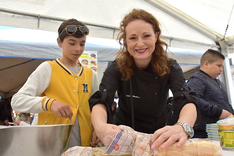 Gastrofestival v Litomyšli přilákal tisíce lidí nejen na českou klasiku, ale i na brouky a žabí stehýnka.