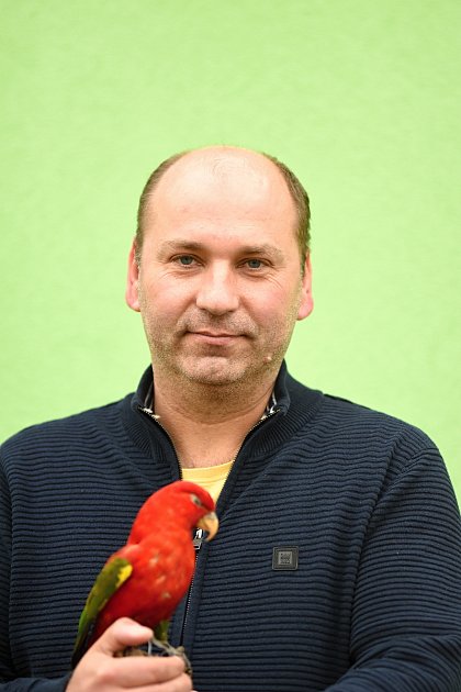 Chovatel papoušků Marcel Kohout.
